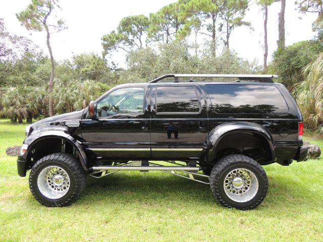 2005 Ford Excursion SLT 25