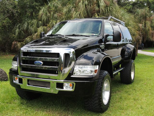 2005 Ford Excursion SLT 25