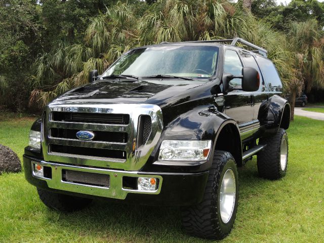 2005 Ford Excursion SLT 25