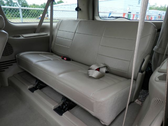 2005 Ford Excursion SLT 25