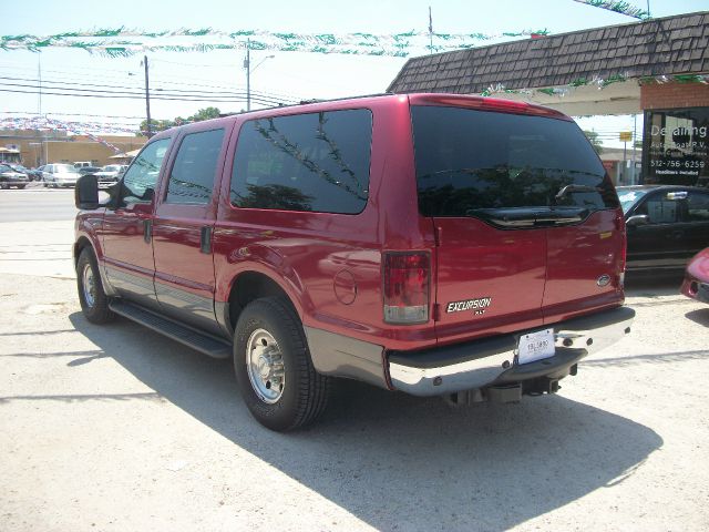 2005 Ford Excursion SLT 2,dvd,sunroof,awd