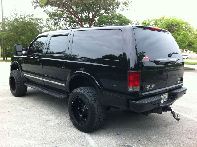 2005 Ford Excursion E 32