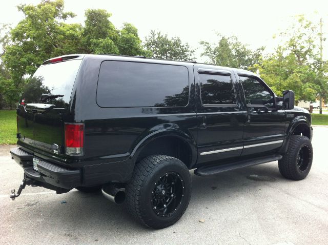 2005 Ford Excursion E 32