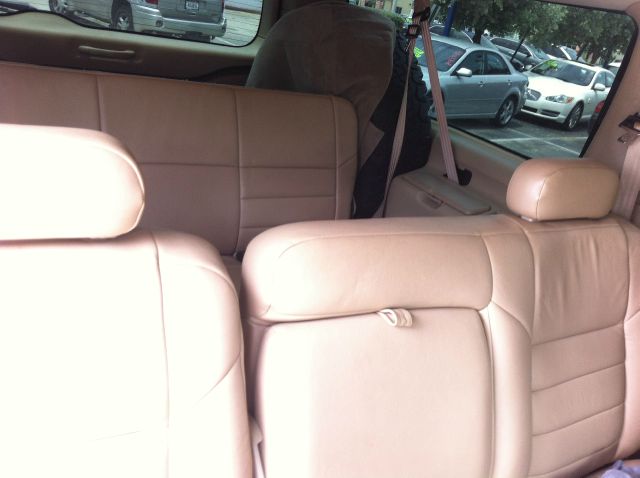 2005 Ford Excursion E 32