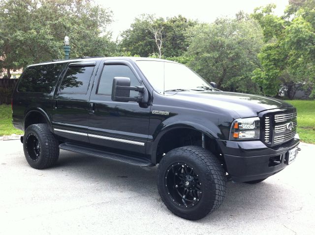 2005 Ford Excursion E 32
