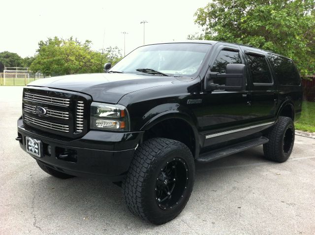 2005 Ford Excursion E 32