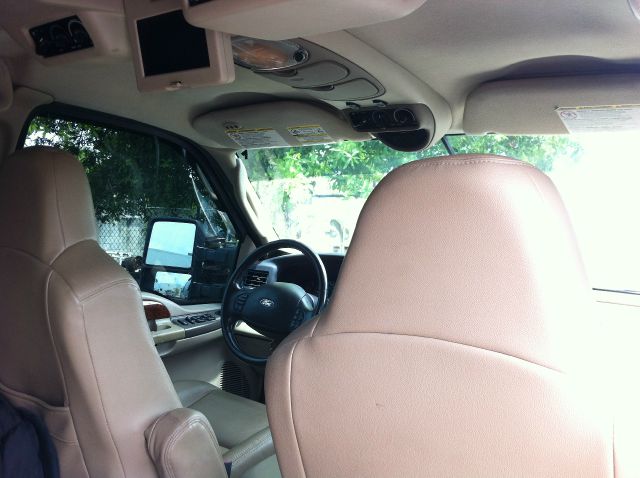 2005 Ford Excursion E 32