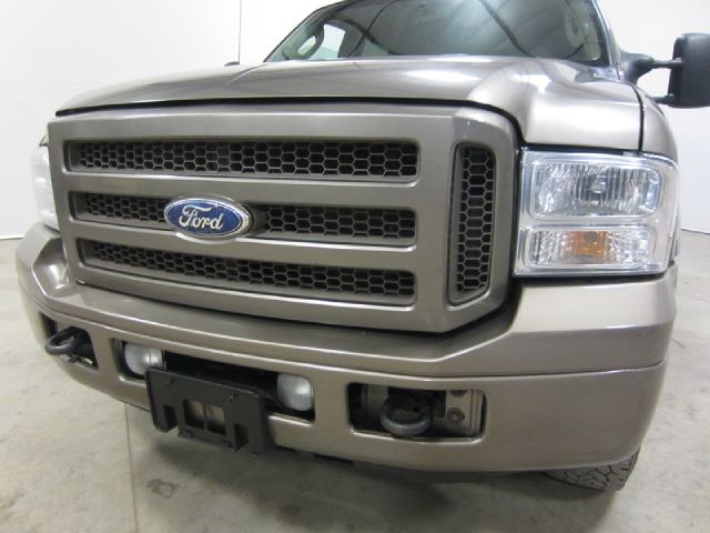 2005 Ford Excursion E 32