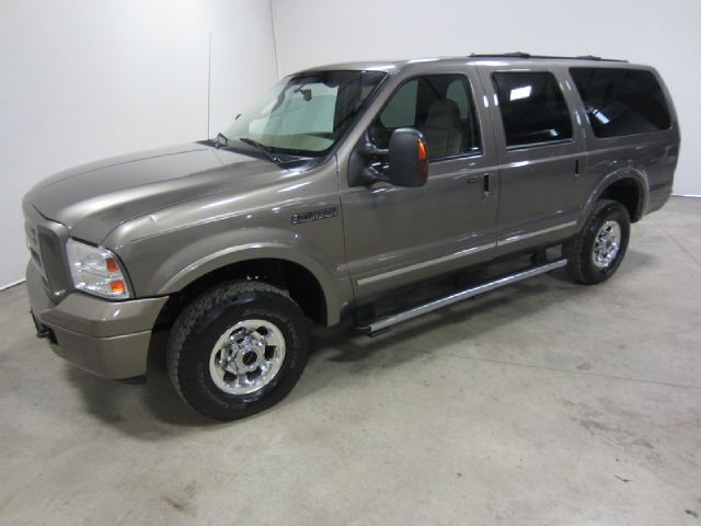 2005 Ford Excursion E 32