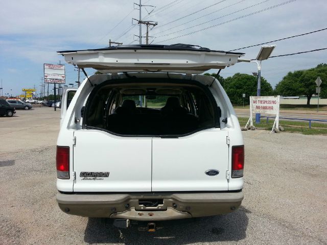 2005 Ford Excursion 2dr HB Man Spec