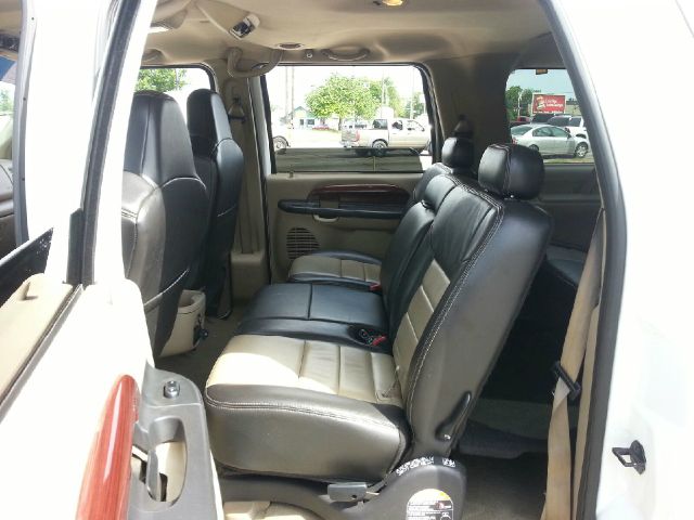 2005 Ford Excursion 2dr HB Man Spec