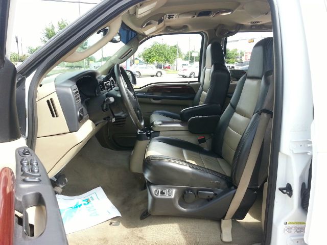 2005 Ford Excursion 2dr HB Man Spec