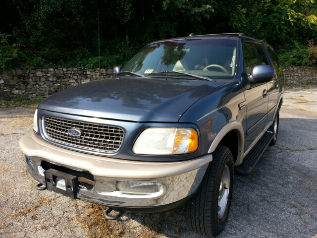 1998 Ford Expedition S V6 2WD