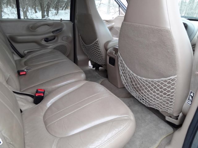 1999 Ford Expedition E320 - Extra Sharp