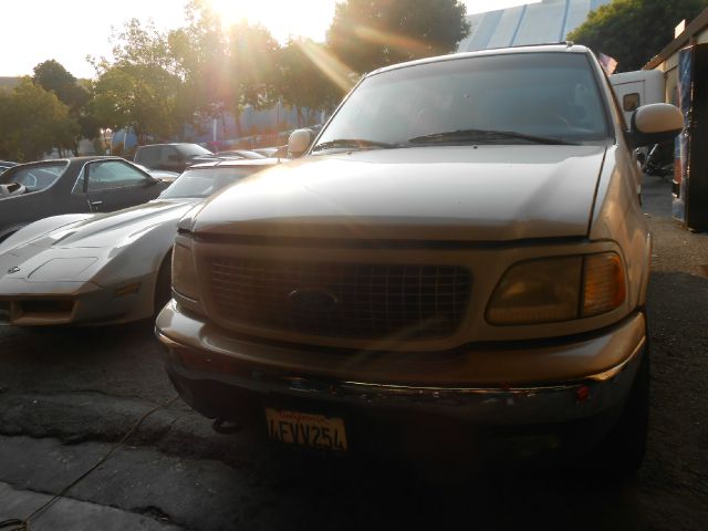 1999 Ford Expedition E320 - Extra Sharp