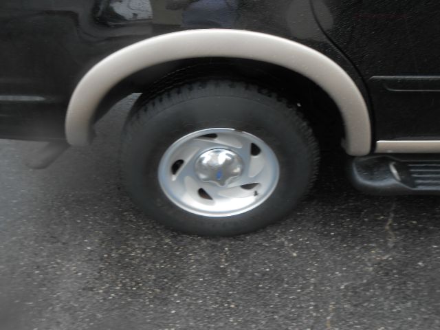 1999 Ford Expedition E320 - Extra Sharp