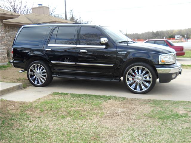 1999 Ford Expedition Crew Cab Short Box 4-wheel Drive LT 4x4 Truck