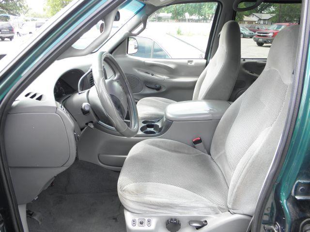 2000 Ford Expedition SL 4x4 Regular Cab