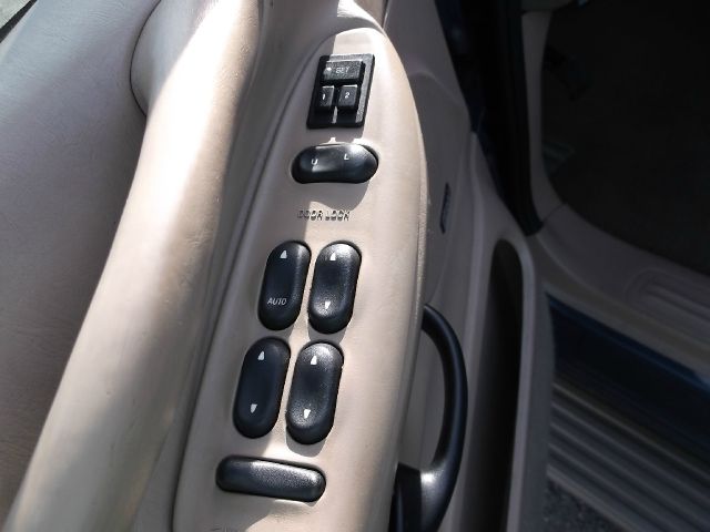 2000 Ford Expedition E320 - Extra Sharp