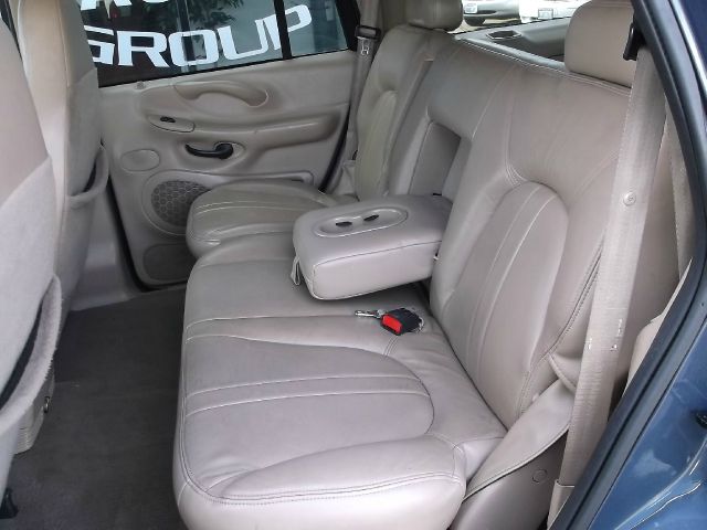 2000 Ford Expedition E320 - Extra Sharp