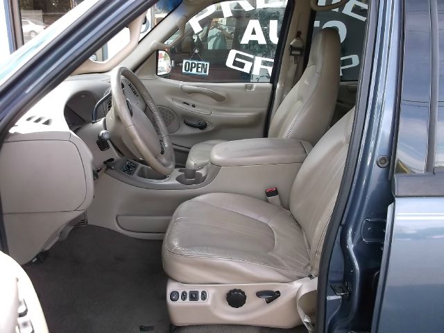 2000 Ford Expedition E320 - Extra Sharp