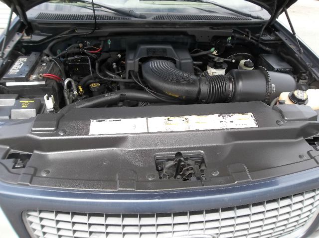 2000 Ford Expedition 4WD 4dr Sport Ltd Avail 4x4 SUV