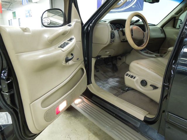 2000 Ford Expedition E320 - Extra Sharp