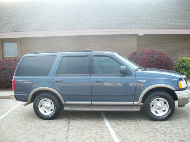 2000 Ford Expedition E320 - Extra Sharp