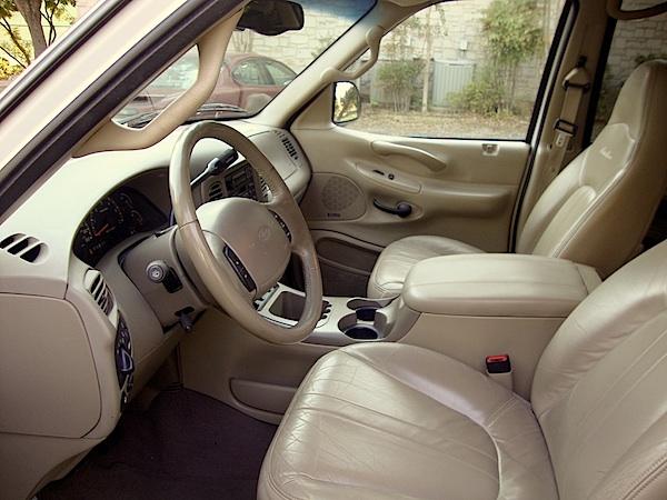 2000 Ford Expedition 330i