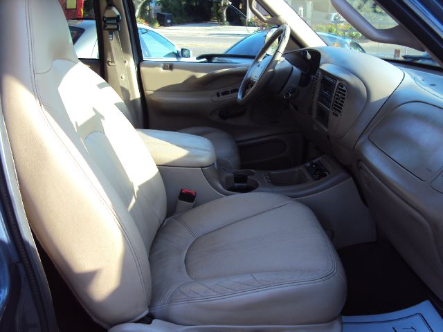 2000 Ford Expedition E320 - Extra Sharp