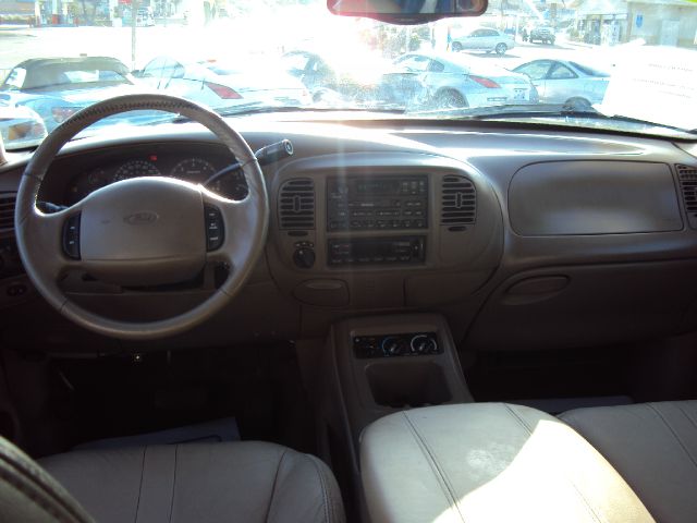 2000 Ford Expedition E320 - Extra Sharp