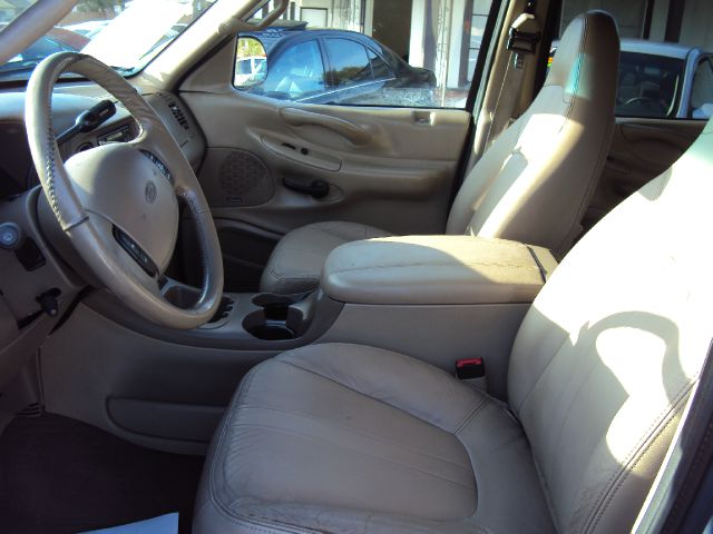 2000 Ford Expedition E320 - Extra Sharp