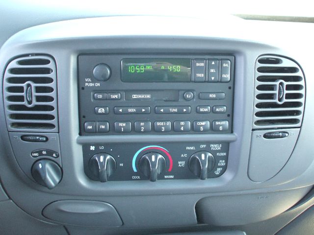 2000 Ford Expedition SL 4x4 Regular Cab