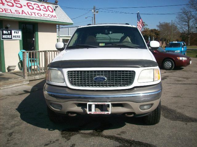 2001 Ford Expedition E320 - Extra Sharp
