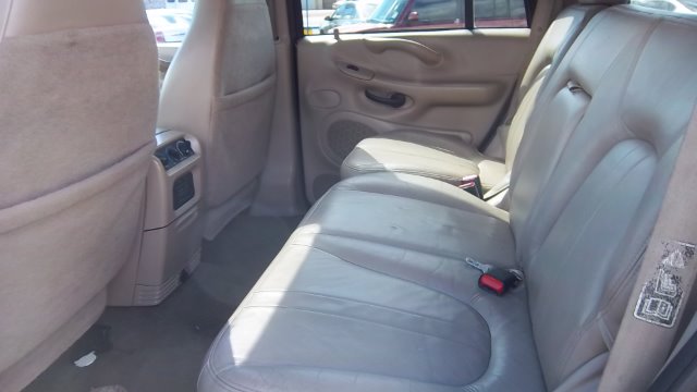 2001 Ford Expedition E320 - Extra Sharp