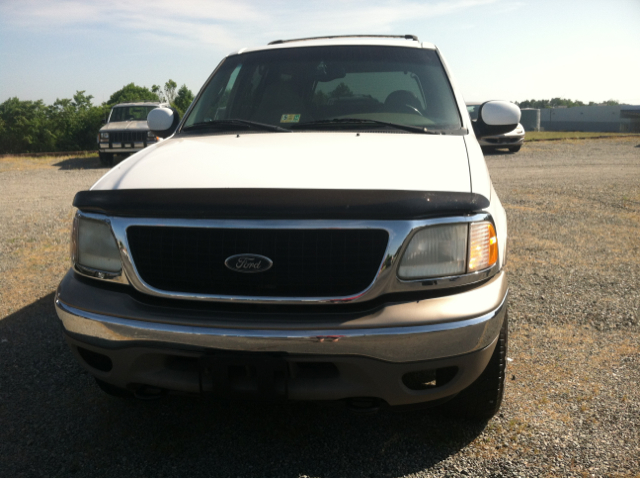 2001 Ford Expedition E320 - Extra Sharp