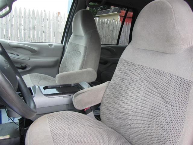 2001 Ford Expedition ESi