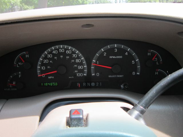 2001 Ford Expedition E320 - Extra Sharp