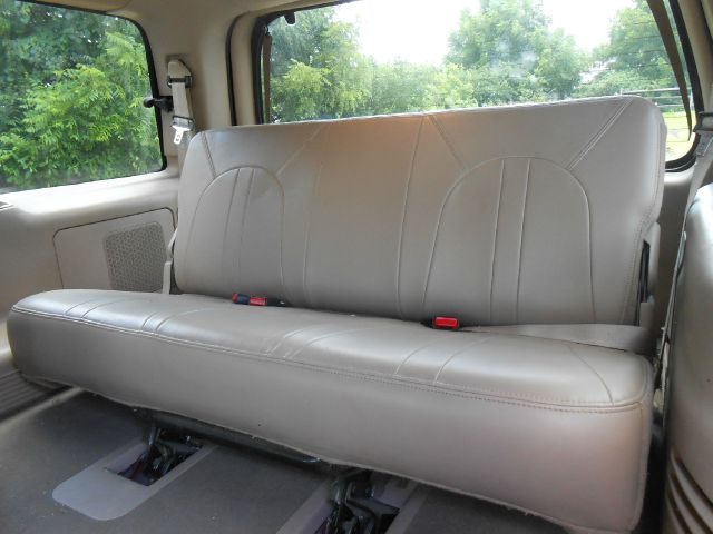 2001 Ford Expedition E320 - Extra Sharp