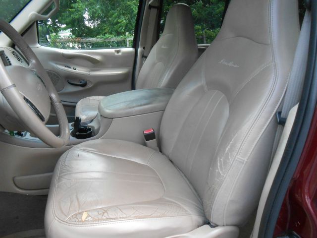 2001 Ford Expedition E320 - Extra Sharp