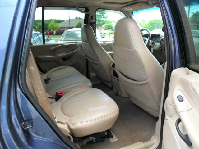 2002 Ford Expedition E320 - Extra Sharp