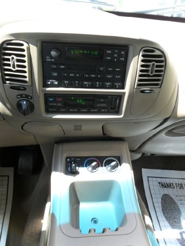 2002 Ford Expedition E320 - Extra Sharp