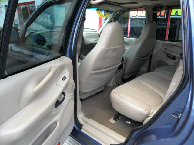 2002 Ford Expedition E320 - Extra Sharp