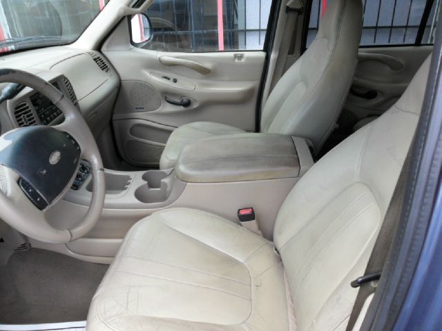 2002 Ford Expedition E320 - Extra Sharp