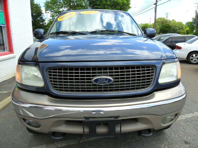 2002 Ford Expedition E320 - Extra Sharp
