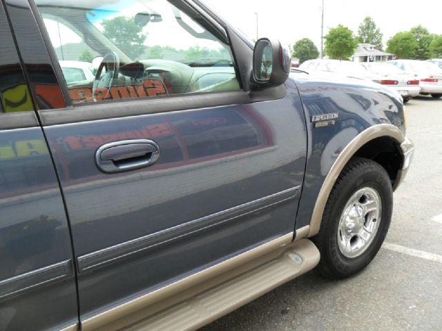2002 Ford Expedition E320 - Extra Sharp