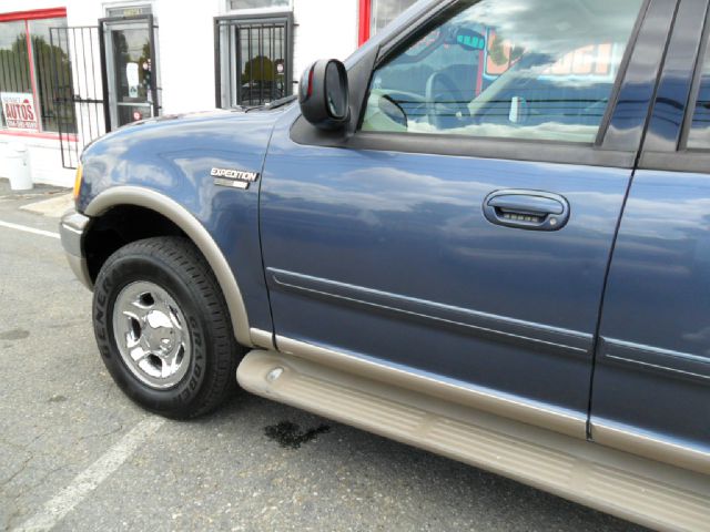 2002 Ford Expedition E320 - Extra Sharp