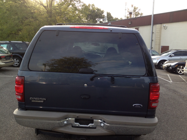 2002 Ford Expedition E320 - Extra Sharp