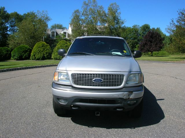 2002 Ford Expedition ESi