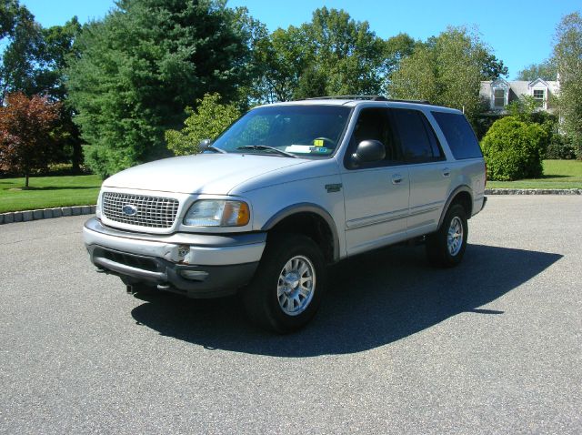 2002 Ford Expedition ESi